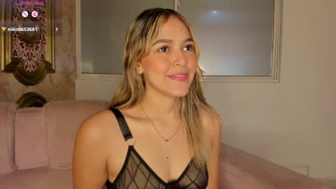 Snapshot of cami_hunter chatting on December 12, 2:11 pm online show from December 12, 2:11 pm