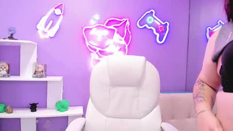 Snapshot of camiila_osorio chatting on September 8, 7:35 pm Camila Osorio online show from September 8, 7:35 pm