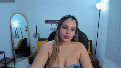 Camila online show from December 27, 11:10 pm