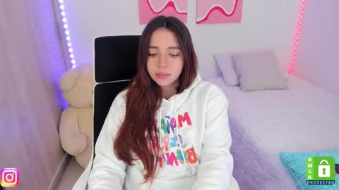 Snapshot of camila_ec2 chatting on February 25, 9:15 pm C A M I online show from February 25, 9:15 pm