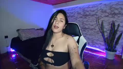 Camila Roose online show from June 22, 12:37 am