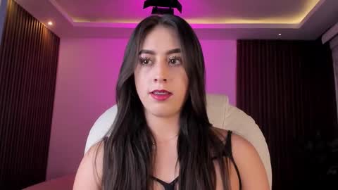 camila_martinez9 online show from February 8, 8:23 pm