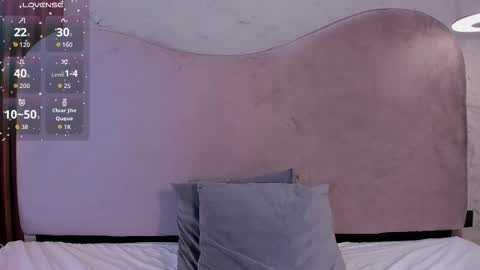 Snapshot of camilagrey_mml chatting on October 18, 11:28 pm Camila online show from October 18, 11:28 pm