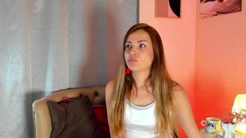Snapshot of camilawm19 chatting on January 22, 6:52 am Camila online show from January 22, 6:52 am