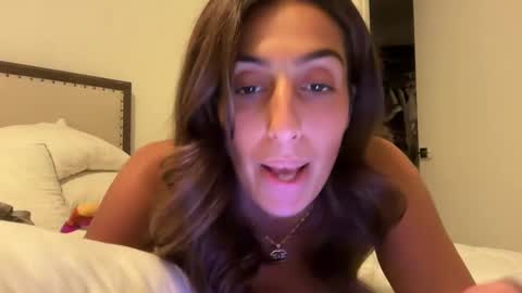 camiliakxoxo online show from October 9, 3:43 am