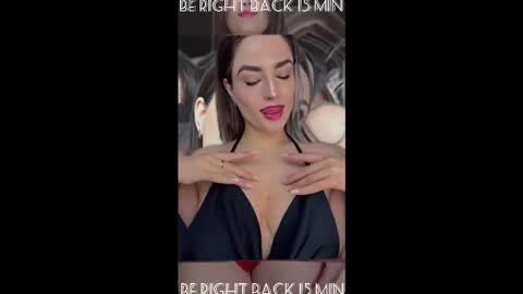 Snapshot of camilla__1one chatting on October 27, 12:17 am camilla__1one online show from October 27, 12:17 am