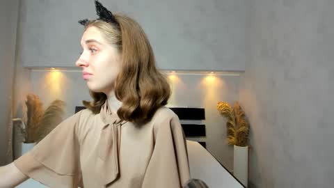 Camilla online show from September 13, 12:40 am