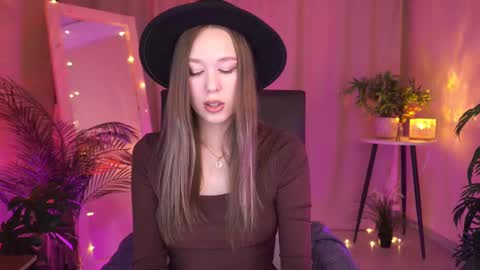 Camilla online show from February 3, 12:25 pm