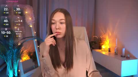 Camilla online show from March 4, 1:06 pm