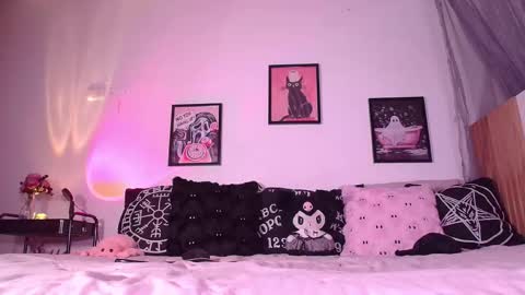 Snapshot of camille_castle1 chatting on October 23, 9:10 pm Martina online show from October 23, 9:10 pm