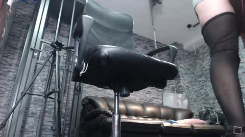 Snapshot of camille_diaz19 chatting on February 4, 10:45 pm Camille online show from February 4, 10:45 pm