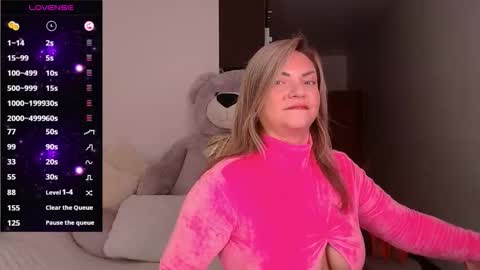 Snapshot of camille_game chatting on October 5, 9:42 pm Camille Game online show from October 5, 9:42 pm