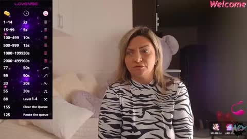 Snapshot of camille_game chatting on March 6, 11:31 pm Camille Game online show from March 6, 11:31 pm