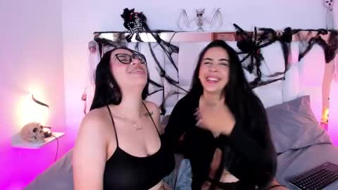 Snapshot of camille_juicy chatting on October 22, 1:05 pm Camille online show from October 22, 1:05 pm