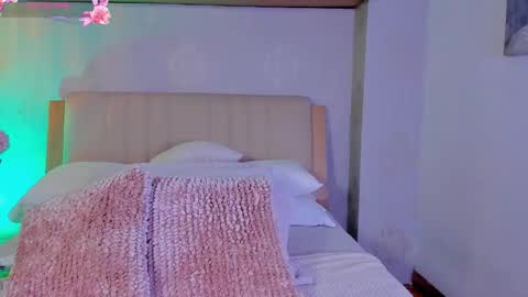 Snapshot of camille_lynn chatting on September 24, 12:42 am Camille Lynn online show from September 24, 12:42 am