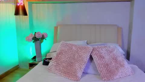 Snapshot of camille_lynn chatting on September 30, 1:44 am Camille Lynn online show from September 30, 1:44 am