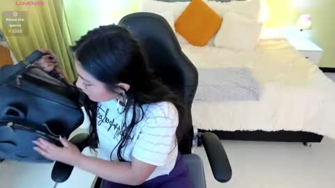 Snapshot of camille_olsen_ chatting on October 20, 12:30 pm Camille online show from October 20, 12:30 pm