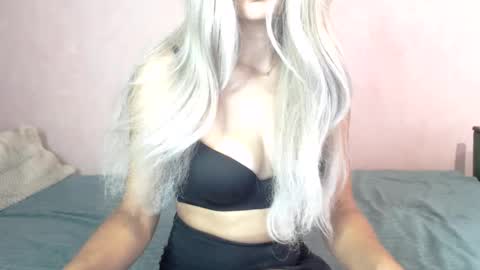 Snapshot of camillebunny chatting on September 12, 5:08 am CamilleBunny online show from September 12, 5:08 am