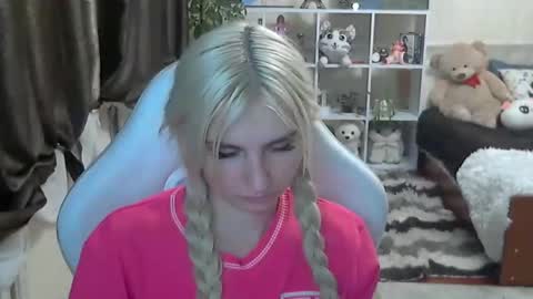 CamilleCharm online show from September 30, 5:40 pm