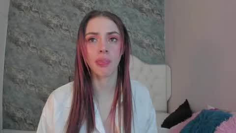 Snapshot of camillen_pettid chatting on February 26, 7:40 pm C A M I L L E N Help me get to the top online show from February 26, 7:40 pm