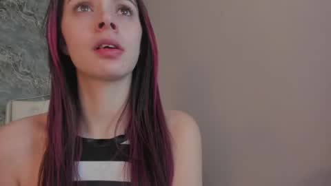 Snapshot of camillen_pettid chatting on March 8, 7:29 pm C A M I L L E N Help me get to the top online show from March 8, 7:29 pm