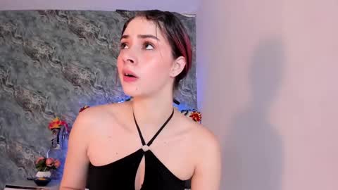 Snapshot of camillen_pettid chatting on December 13, 7:43 pm C A M I L L E N Help me get to the top online show from December 13, 7:43 pm