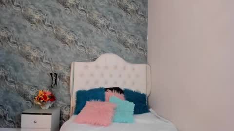 Snapshot of camillen_pettid chatting on January 23, 7:29 pm C A M I L L E N Help me get to the top online show from January 23, 7:29 pm