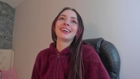 Snapshot of camillen_pettid chatting on February 28, 10:28 pm C A M I L L E N Help me get to the top online show from February 28, 10:28 pm