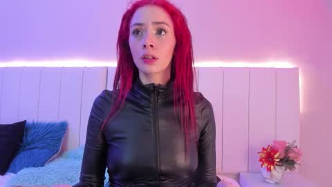 Snapshot of camillen_pettid chatting on October 26, 10:16 pm C A M I L L E N Help me get to the top online show from October 26, 10:16 pm