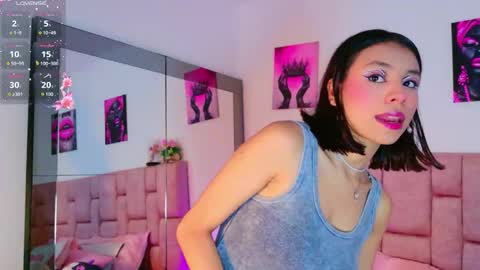 camiluxe online show from February 8, 8:23 pm