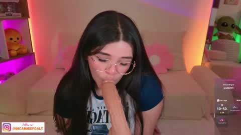   Lets reach 200 thumbs up  online show from November 5, 6:02 pm