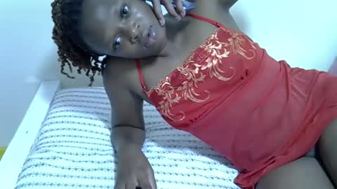 Snapshot of candiemaya chatting on October 21, 3:32 am candiemaya online show from October 21, 3:32 am