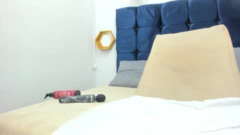 Snapshot of candy_big_tits18 chatting on September 29, 12:49 am candy_big_tits18 online show from September 29, 12:49 am