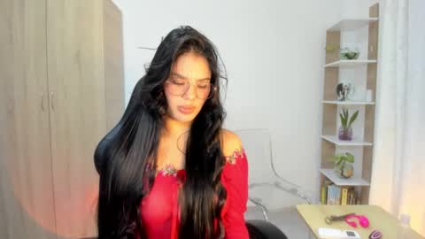 Nickol online show from November 6, 9:32 pm