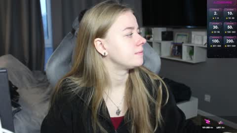 Snapshot of candy_meggie chatting on December 3, 7:30 am Megan online show from December 3, 7:30 am