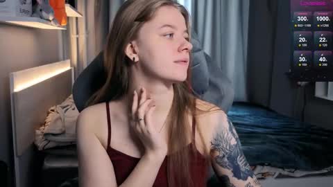Snapshot of candy_meggie chatting on February 14, 9:45 am Megan online show from February 14, 9:45 am