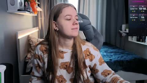 Snapshot of candy_meggie chatting on February 7, 9:37 am Megan online show from February 7, 9:37 am