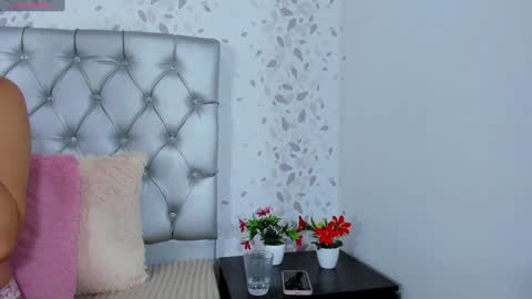 Snapshot of candy_mery chatting on February 7, 7:06 pm candy mery online show from February 7, 7:06 pm