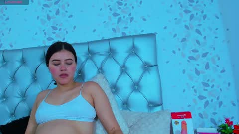 Snapshot of candy_mery chatting on December 17, 7:37 pm candy mery online show from December 17, 7:37 pm