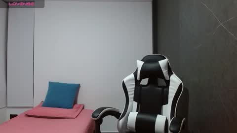  Candy  online show from February 10, 1:19 am