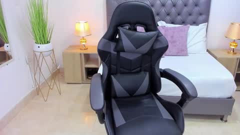 Snapshot of candy_summer28_ chatting on December 2, 7:14 pm CANDY online show from December 2, 7:14 pm