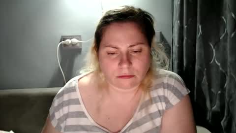 Snapshot of candycream74 chatting on October 4, 11:09 pm Laura online show from October 4, 11:09 pm