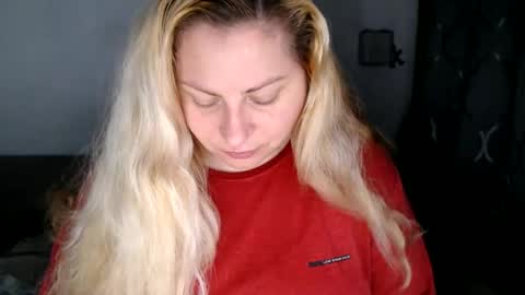 Snapshot of candycream74 chatting on February 27, 1:49 pm Laura online show from February 27, 1:49 pm