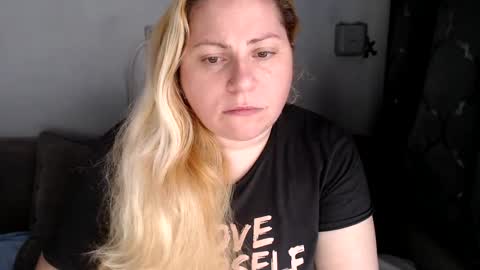 Snapshot of candycream74 chatting on February 21, 9:56 am Laura online show from February 21, 9:56 am