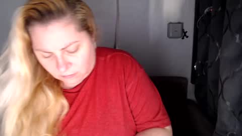 Snapshot of candycream74 chatting on February 11, 6:19 am Laura online show from February 11, 6:19 am