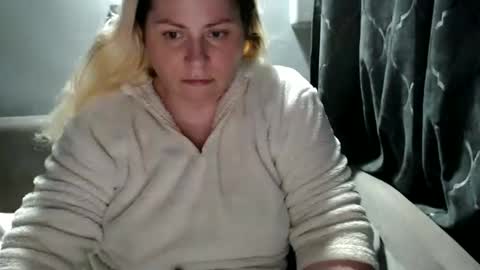 Snapshot of candycream74 chatting on October 9, 9:52 pm Laura online show from October 9, 9:52 pm