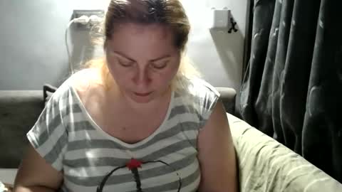 Snapshot of candycream74 chatting on February 5, 12:31 am Laura online show from February 5, 12:31 am