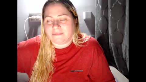 Snapshot of candycream74 chatting on September 20, 7:34 pm Laura online show from September 20, 7:34 pm