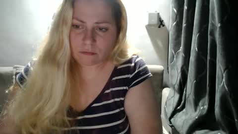 Snapshot of candycream74 chatting on February 15, 12:15 am Laura online show from February 15, 12:15 am