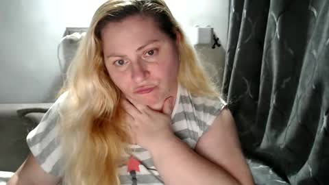 Snapshot of candycream74 chatting on March 6, 8:48 pm Laura online show from March 6, 8:48 pm